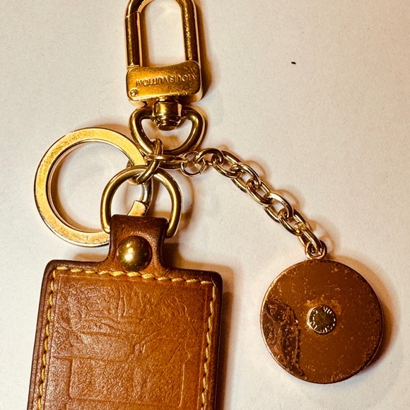 Louis Vuitton Tan Leather Key Holder - Picture 14 of 14